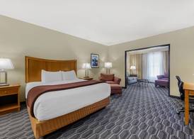 Best Western Plus Swiss Chalet Hotel & Suites 4