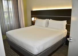 Holiday Inn Express WINDSOR SONOMA WINE COUNTRY by IHG 2