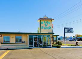 Sage N Sand Motel 4