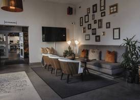 Home Hotel Post 4