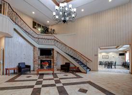 Days Inn & Suites by Wyndham Collingwood 2