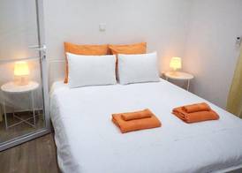 Spacious Peaceful Studio with Garden Patio 3