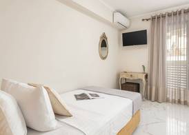 Elvira City Apartment 4