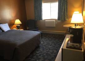 Lakeside Motor Inn 5