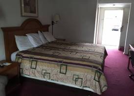 Econo Lodge Franklin 4