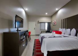 Humble Inn & Suites 4