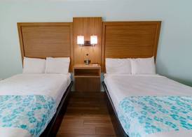 Seashire Inn & Suites 5
