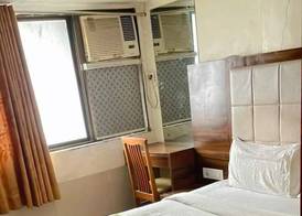 New Regal By Glitz Hotels 4