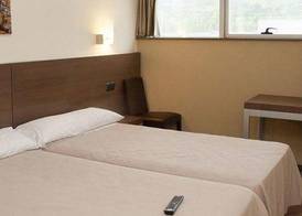 Hotel Izelai 4