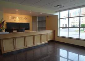 Empress Inn and Suites by the Falls 3