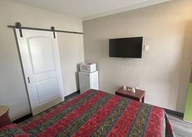Stadium Inn & Spas 2