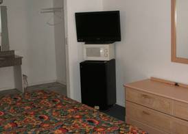 Camlot Inn Motel 4