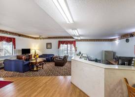 Econolodge inn and suites 2