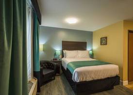 Hawthorn Extended Stay by Wyndham Saint Robert 5
