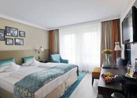 COURT HOTEL 4