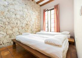 AinB Las Ramblas-Guardia Apartments 3