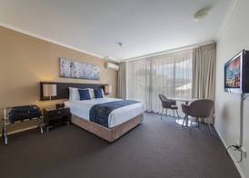 West End Central Apartments 4