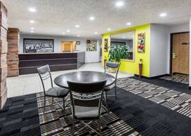 Super 8 by Wyndham Sapulpa/Tulsa Area 2