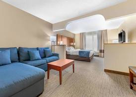 Comfort Suites Findlay I-75 near Sports Complex 5