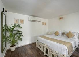 Swaroop Vilas - Lake Facing Boutique Hotel 5