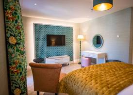 Dewars Restaurant and Rooms 3