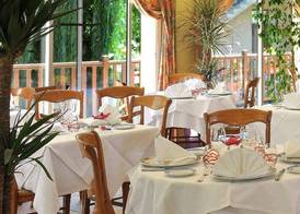 Logis Hôtel & Restaurant Le Cheval Blanc et Clovis 4