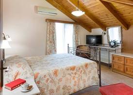 Andreolas Luxury Suites 5