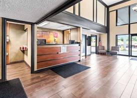 Red Lion Hotel Portland Airport 2
