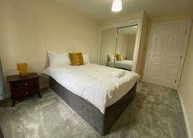 Remarkable 2-bed Apartment in Glasgow 3