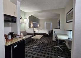 Quality Inn & Suites Irving DFW Airport South 4
