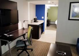 Holiday Inn Express & Suites MIAMI - HIALEAH by IHG 4