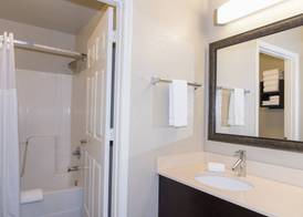 Staybridge Suites CHICAGO-OAKBROOK TERRACE by IHG 3