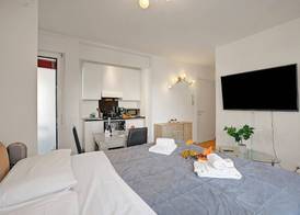 Lean & Santi Apartments 3