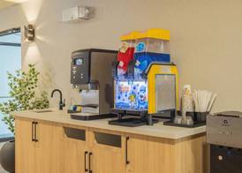 Days Inn & Suites by Wyndham West Edmonton 2