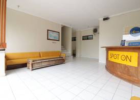 SPOT ON 2426 Hotel Aget Jaya Ii 4