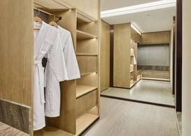 Chongqing Lijia Baiyun Lake Hotel, Curio Collection by Hilton 3