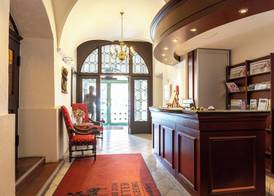 Hotel zum Ritter St Georg - Oldest Residential Building in Heidelberg since 1592 2