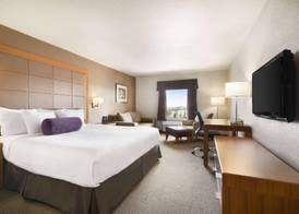 Prairie Crest Calgary Airport by IHG 4