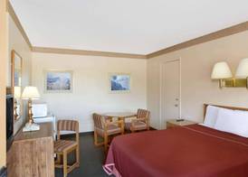 Howard Johnson by Wyndham Brigham City 5