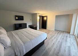 Howard Johnson by Wyndham Brampton 3