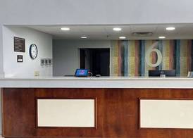 Motel 6 Canton, MS 3