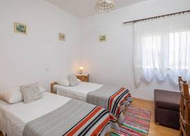 Apartments near beach Babic 5