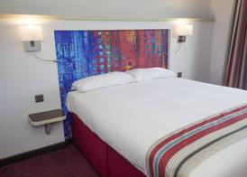 Ramada by Wyndham Milton Keynes 5