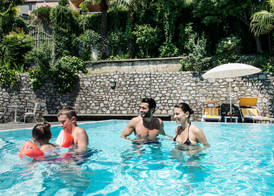 International au Lac Historic Lakeside Hotel 2