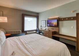 Holiday Inn Express & Suites CHARLOTTE - SOUTH END by IHG 2