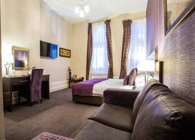 The Duke of Edinburgh Hotel & Bar 4