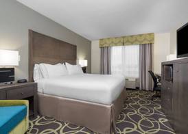 Holiday Inn Express & Suites AMES by IHG 2