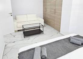 Urban Comfort Apartment 3