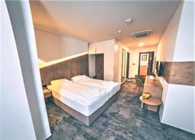 Orange Hotel 2