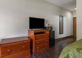 Quality Inn Redgranite 5